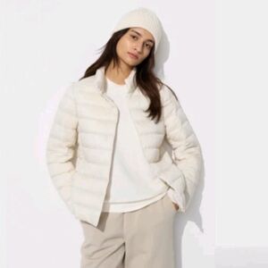 Uniqlo Ultra Light Down Jacket Womens Medium Ivory Packable Puffer Lightweight